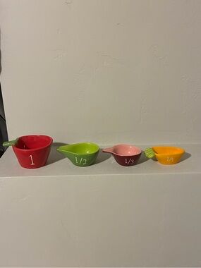 Rae Dunn veggie measuring cups